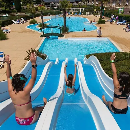 3 à La Haye Hébergement de vacances Saint-Symphorien-le-Valois